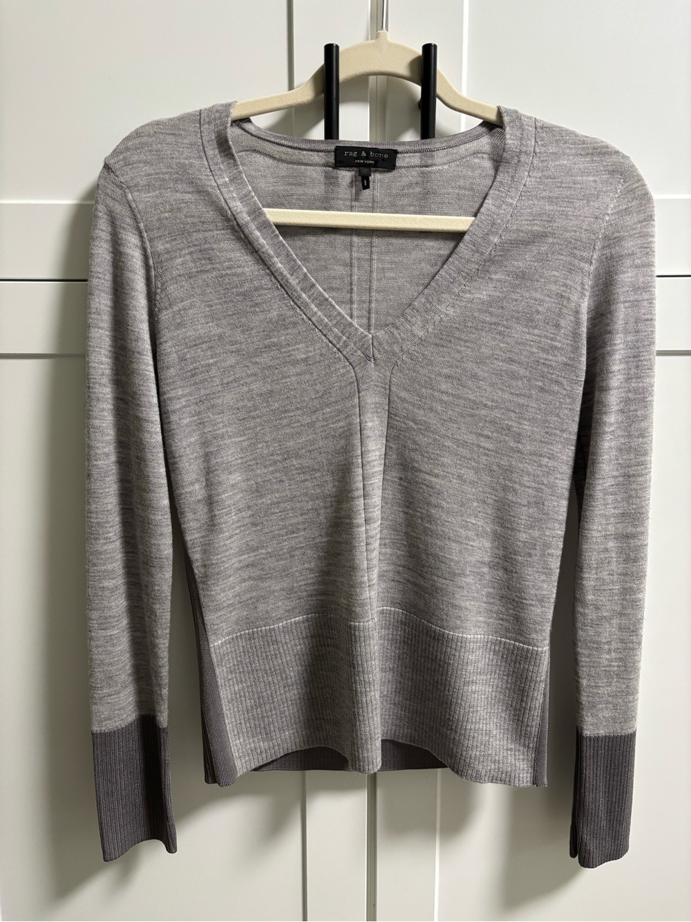 rag & bone 100% Merino Wool V-Neck Fine Knit Sweater Grey - Size XS